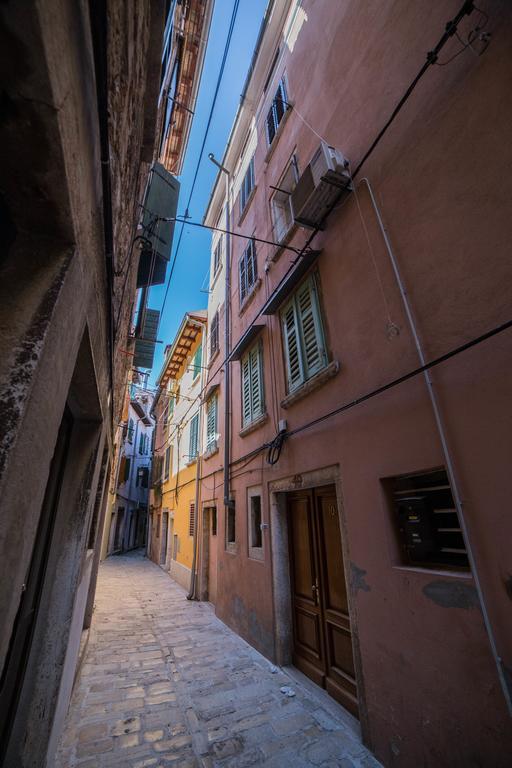 Apartman Delfin Rovinj Exterior foto
